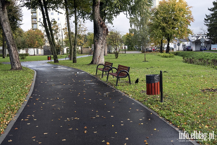 Park przy ulicy Lotniczej i placu Wolnoci, fot. 9