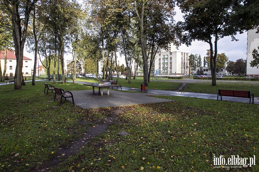 Park przy ulicy Lotniczej i placu Wolnoci, fot. 13