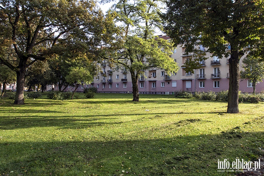 Park przy ulicy Lotniczej i placu Wolnoci, fot. 22