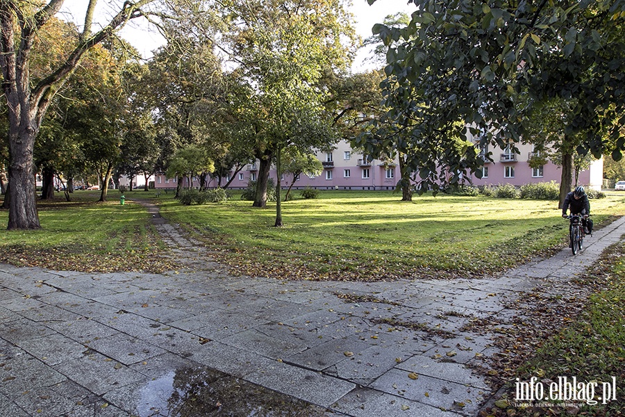 Park przy ulicy Lotniczej i placu Wolnoci, fot. 23