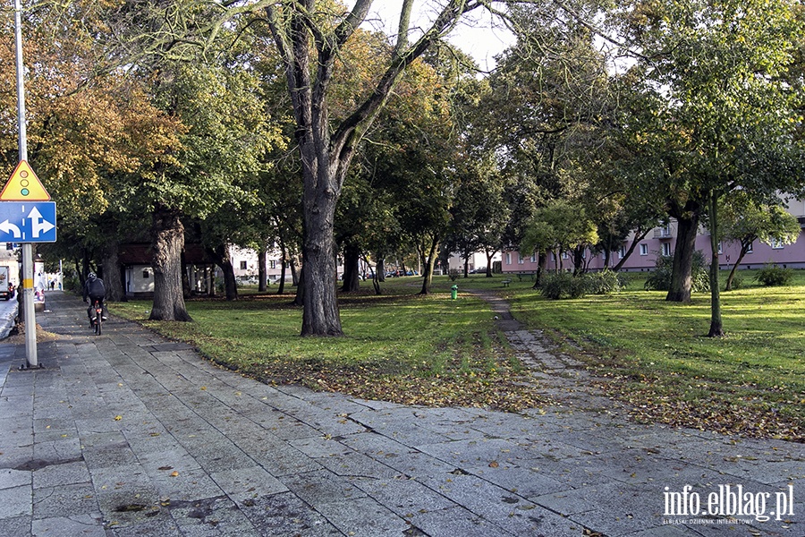 Park przy ulicy Lotniczej i placu Wolnoci, fot. 24