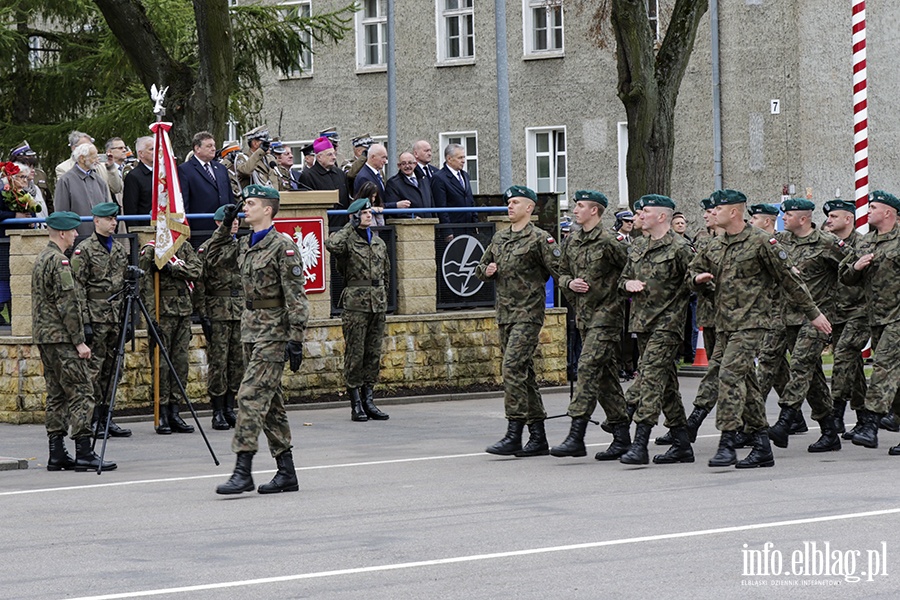 Sztandar dla Pułku Wsparcia Dowodzenia, fot. 95