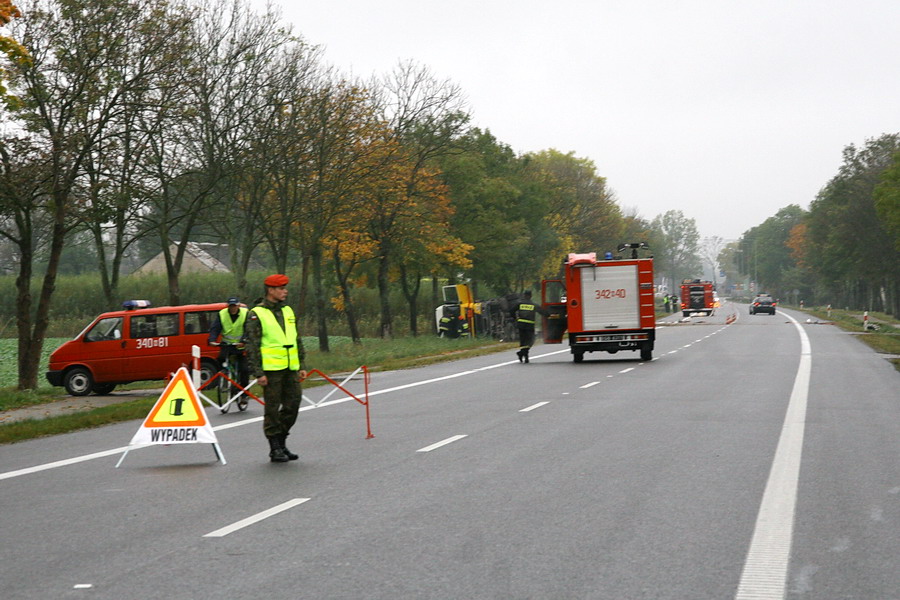 Wypadek cysterny z gazem w Kazimierzowie na drodze krajowej nr 7, fot. 1