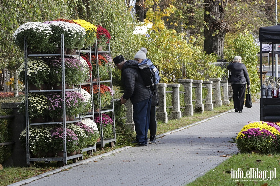 Cmentarz Agrykola sprzatanie grobw, fot. 28