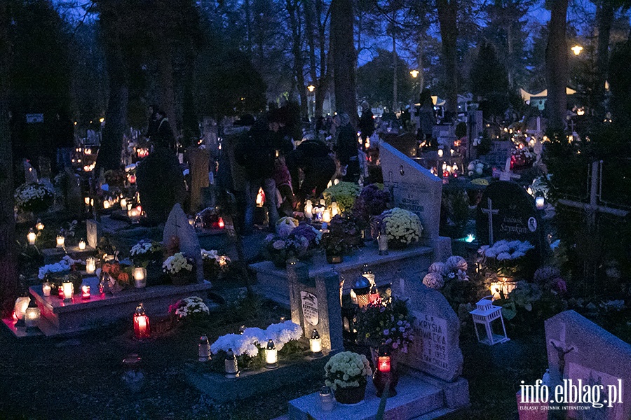 Cmentarz w świetle zniczy, fot. 14
