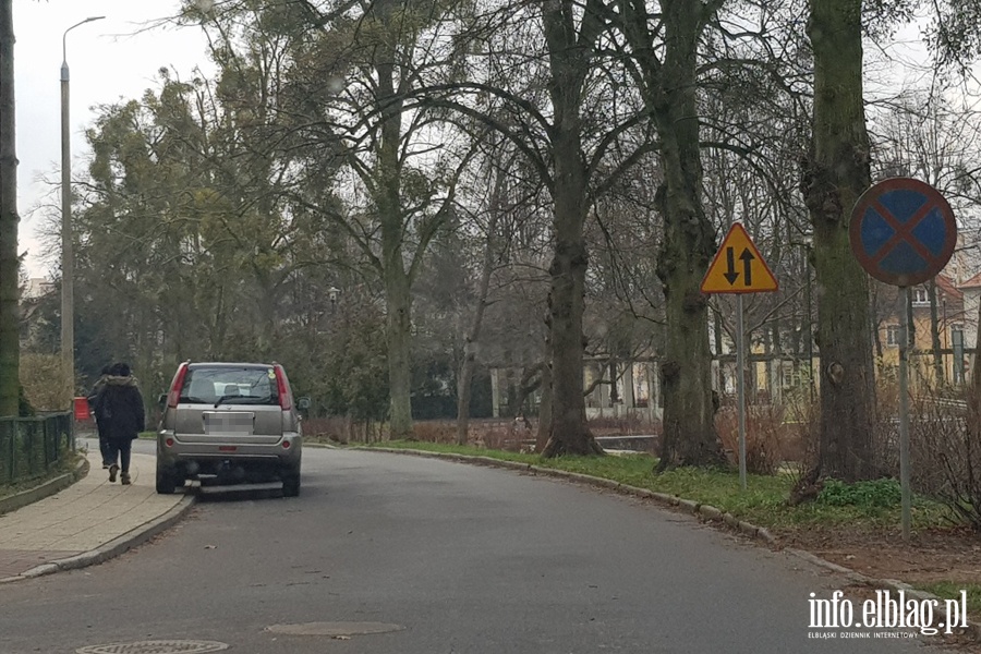 Mistrzowie parkowania w Elblągu (część 36), fot. 16