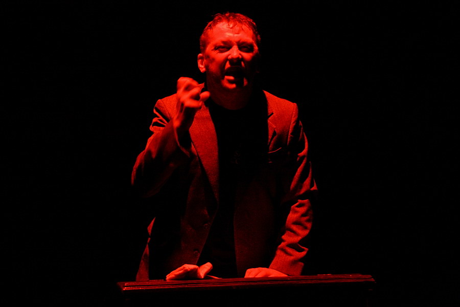 Spektakl „Wszystkie dzieła Szekspira w nieco skróconej wersji” Teatru im. A.Sewruka, fot. 5