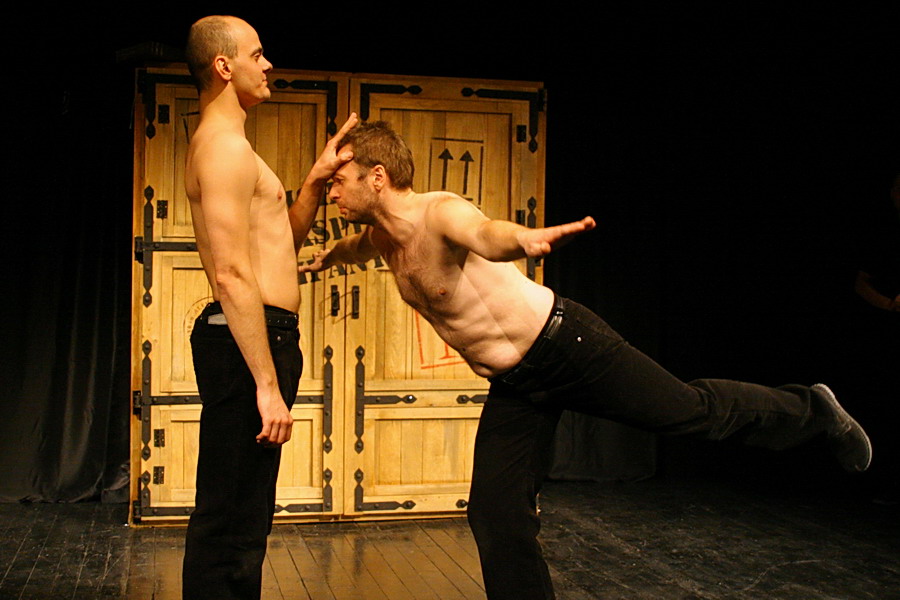 Spektakl „Wszystkie dzieła Szekspira w nieco skróconej wersji” Teatru im. A.Sewruka, fot. 8