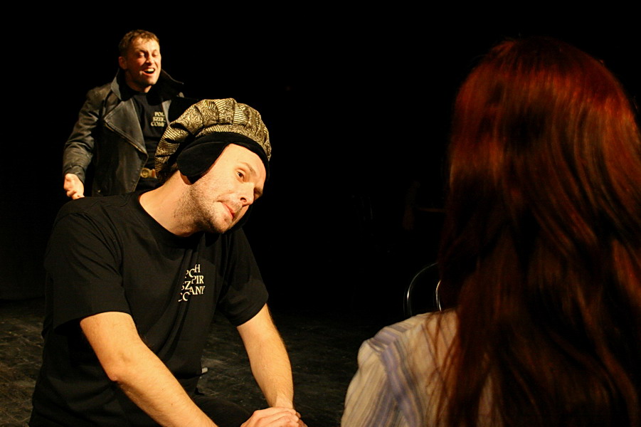 Spektakl „Wszystkie dzieła Szekspira w nieco skróconej wersji” Teatru im. A.Sewruka, fot. 17