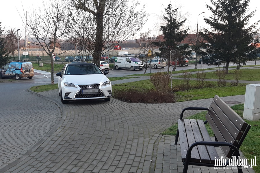Mistrzowie parkowania w Elblągu (część 37), fot. 9