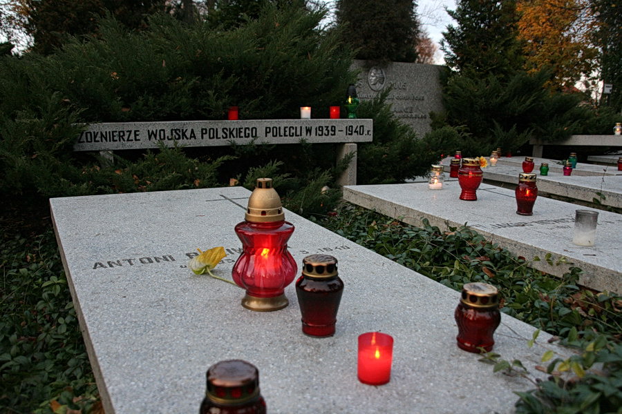 Dzie Wszyskich witych i Zaduszki na cmentarzach w Elblgu i okolicach, fot. 12