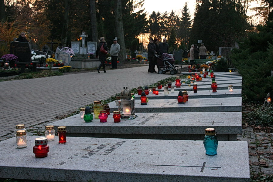 Dzie Wszyskich witych i Zaduszki na cmentarzach w Elblgu i okolicach, fot. 14