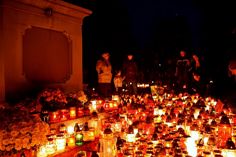 Dzień Wszyskich Świętych i Zaduszki na cmentarzach w Elblągu i okolicach, fot. 42