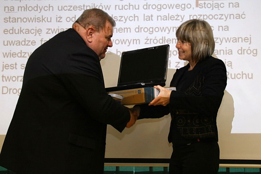 Przekazanie sprzętu komputerowego Szkolnym Centrom BRD, fot. 17