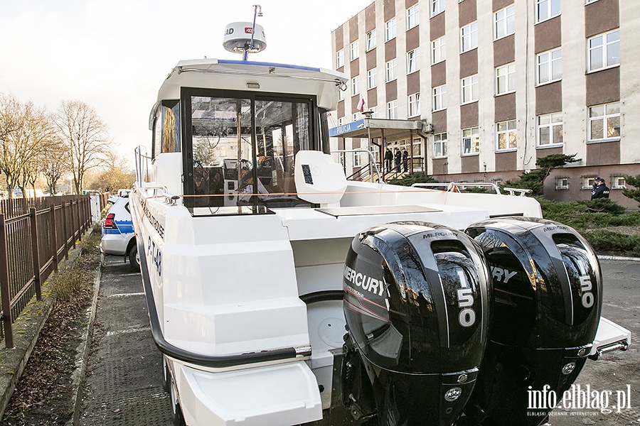 Policja przekazanie nowych samochodw i odzi motorowej., fot. 3