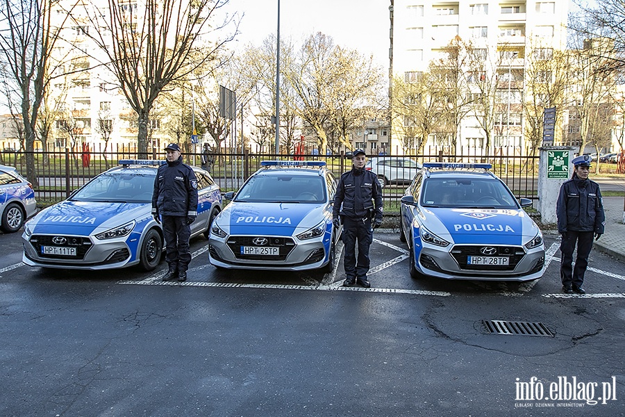 Policja przekazanie nowych samochodw i odzi motorowej., fot. 5