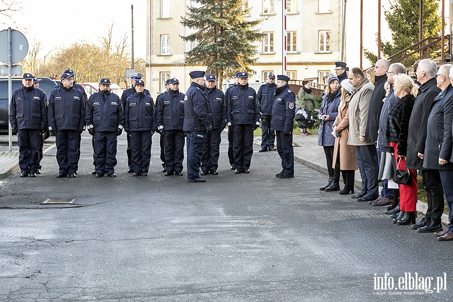 Policja przekazanie nowych samochodw i odzi motorowej., fot. 8