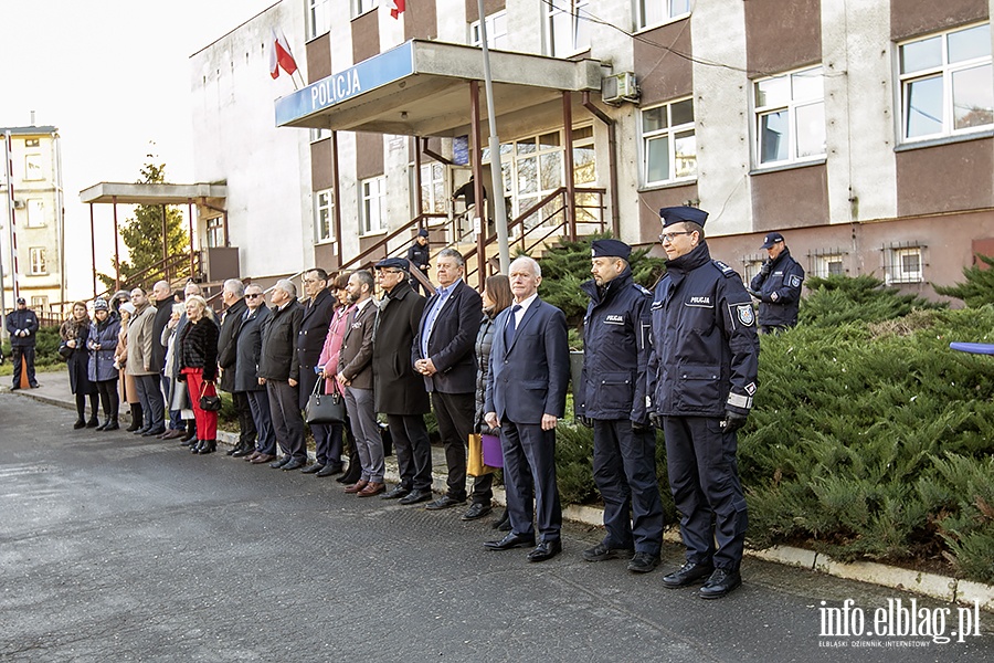 Policja przekazanie nowych samochodów i łodzi motorowej., fot. 10