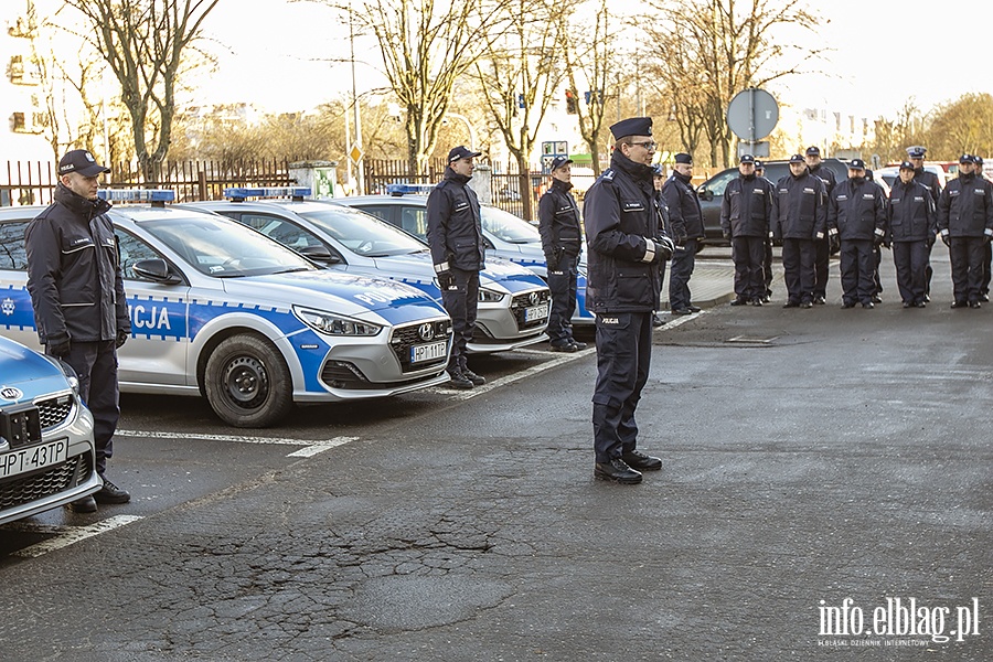 Policja przekazanie nowych samochodw i odzi motorowej., fot. 13