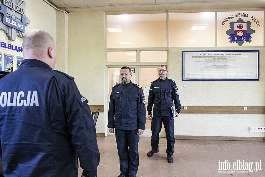 Policja przekazanie nowych samochodów i łodzi motorowej., fot. 29