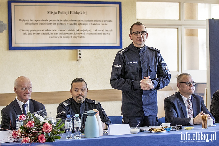 Policja przekazanie nowych samochodw i odzi motorowej., fot. 32