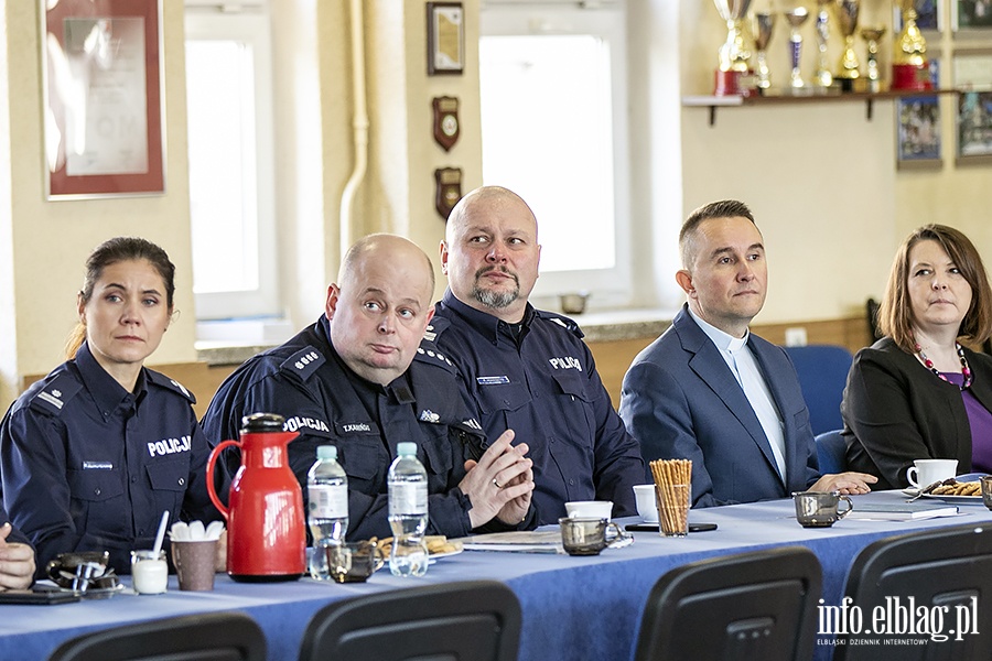 Policja przekazanie nowych samochodw i odzi motorowej., fot. 38