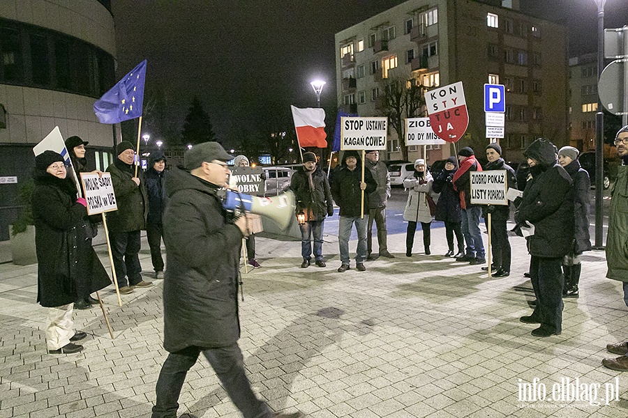 Protest przed sdem, fot. 10