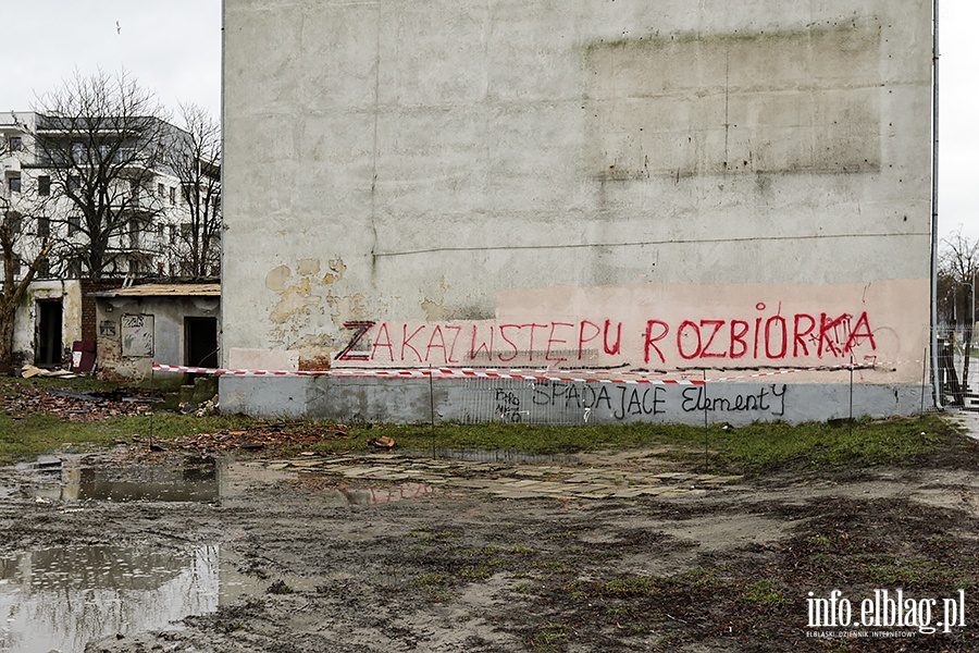 Rozbirka budynku mieszkalnego przy al. Grunwaldzka 97, fot. 2