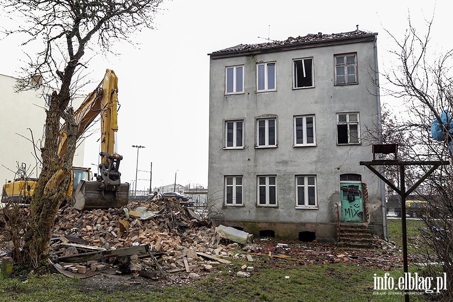 Rozbirka budynku mieszkalnego przy al. Grunwaldzka 97, fot. 39