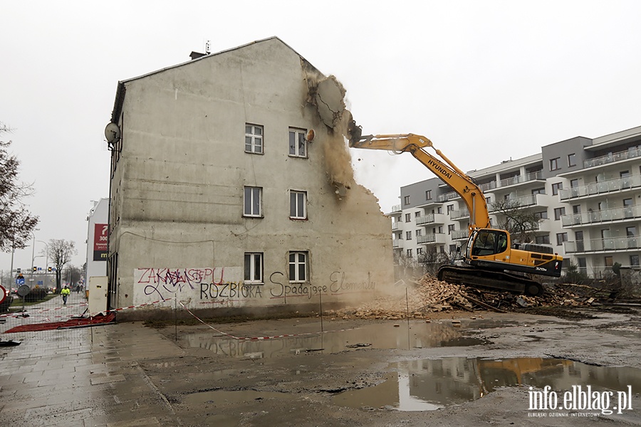 Rozbirka budynku mieszkalnego przy al. Grunwaldzka 97, fot. 49