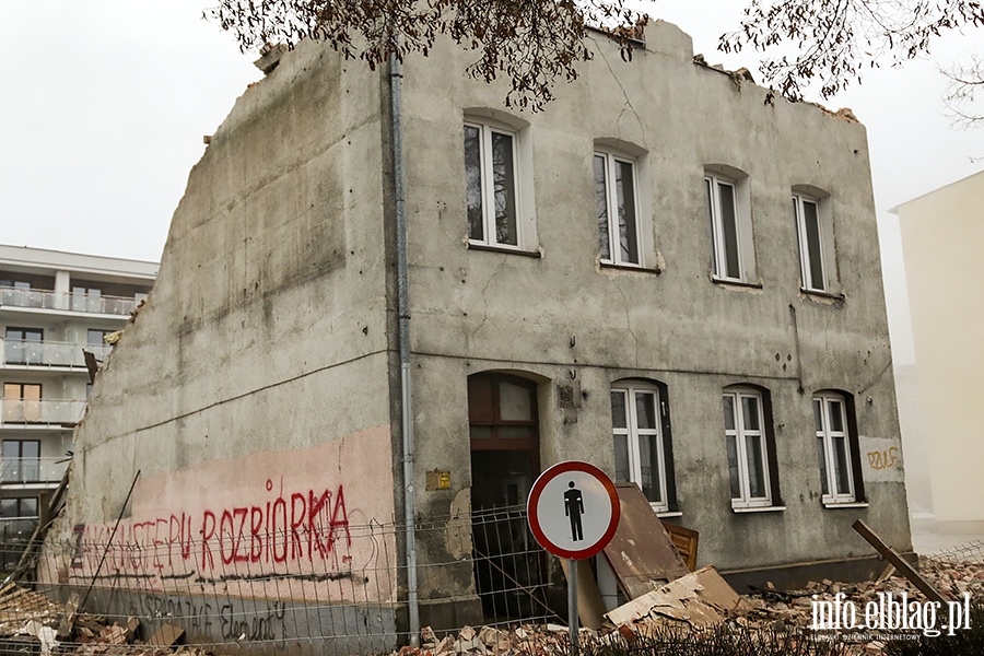 Rozbirka budynku mieszkalnego przy al. Grunwaldzka 97, fot. 66