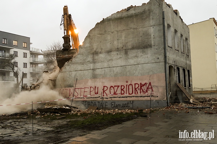 Rozbirka budynku mieszkalnego przy al. Grunwaldzka 97, fot. 67