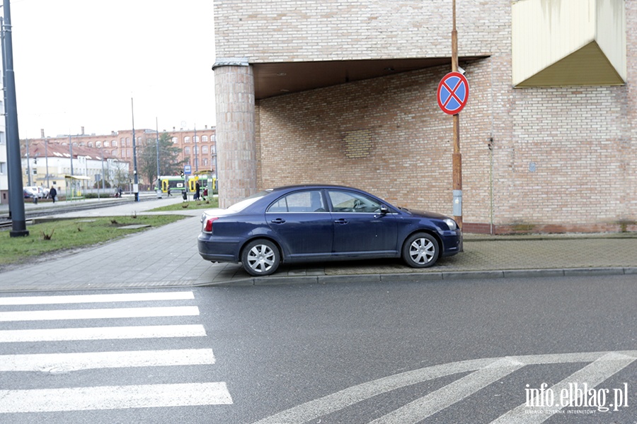 Mistrzowie parkowania w Elblągu (część 42), fot. 7