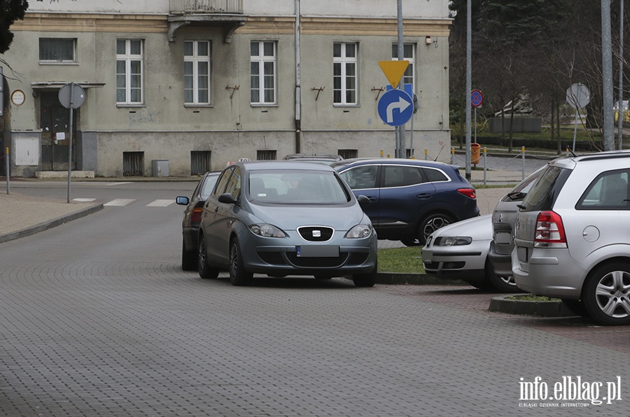 Mistrzowie parkowania w Elblągu (część 42), fot. 16
