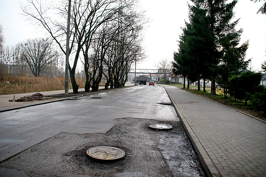 Przebudowa ul. Legionów - wykonanie nawierzchni z masy bitumicznej, fot. 19