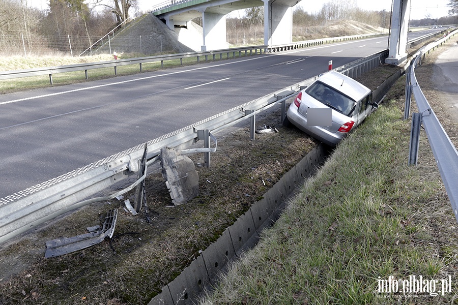 Wjechał autem do rowu, fot. 12