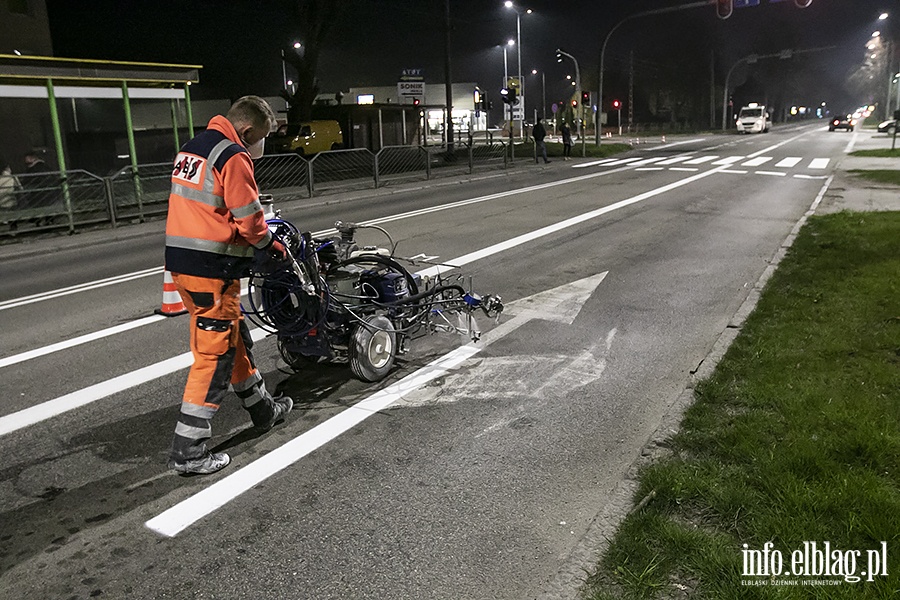 Malowanie pasów na ulicach., fot. 14