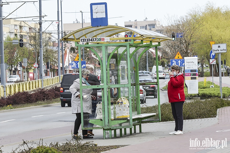 Komunikacja miejska,ludzie w maseczkach, fot. 9