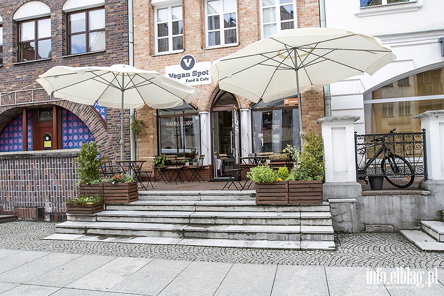 Otwarte restauracje,fryzjerzy, fot. 30