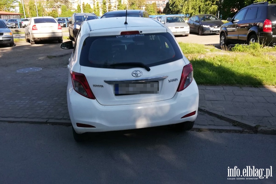 Mistrzowie parkowania w Elblągu (część 51), fot. 1