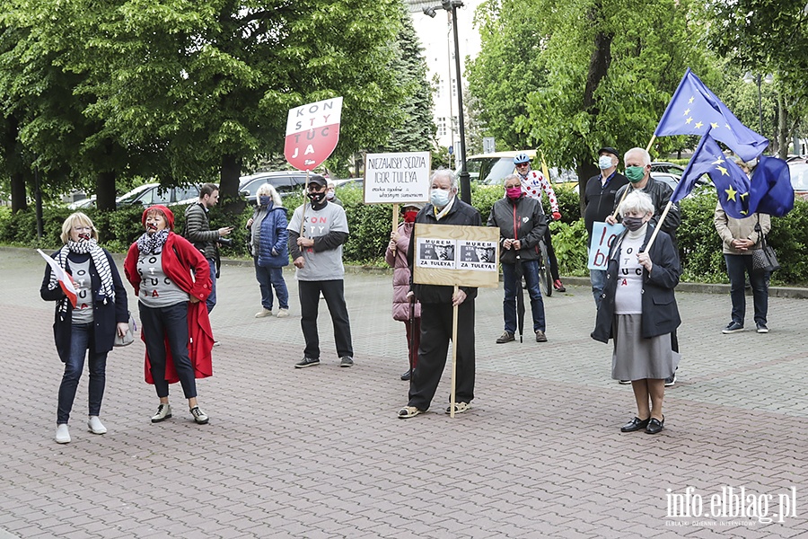 Manifestacja przed elblskim sdem., fot. 5