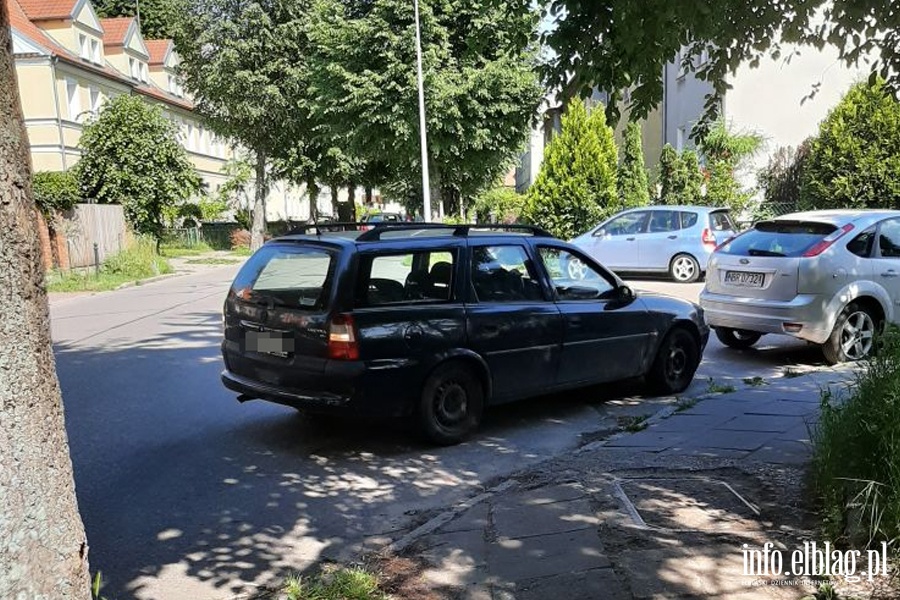  Mistrzowie parkowania w Elblągu (część 54), fot. 3