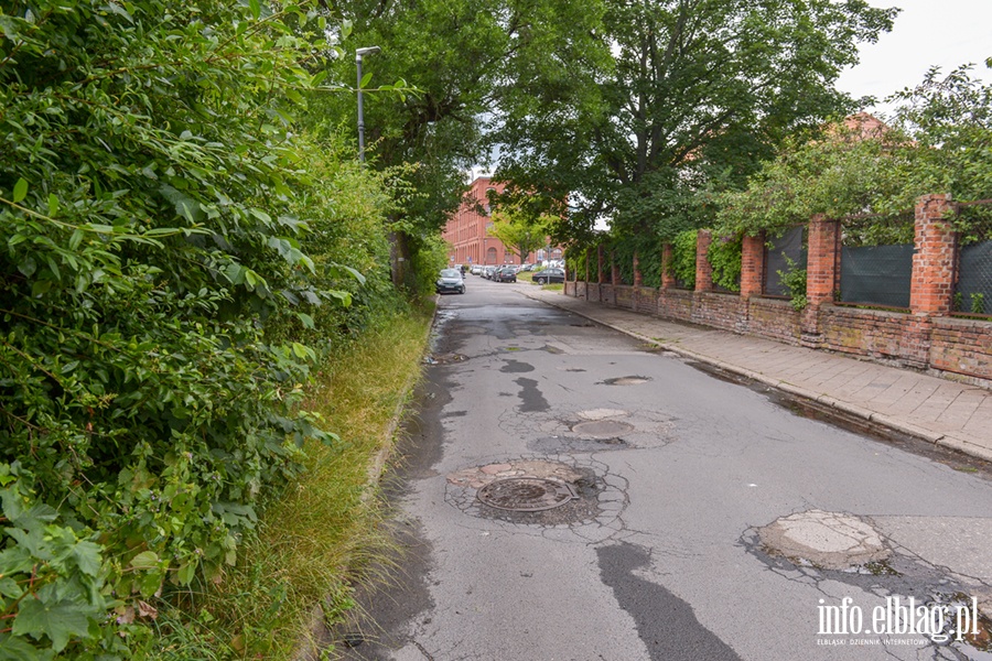 Ulica Boego Ciaa - zy stan nawierzchni asfaltowej, fot. 11