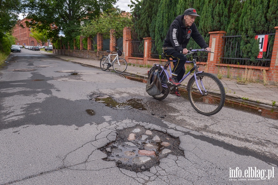 Ulica Boego Ciaa - zy stan nawierzchni asfaltowej, fot. 13