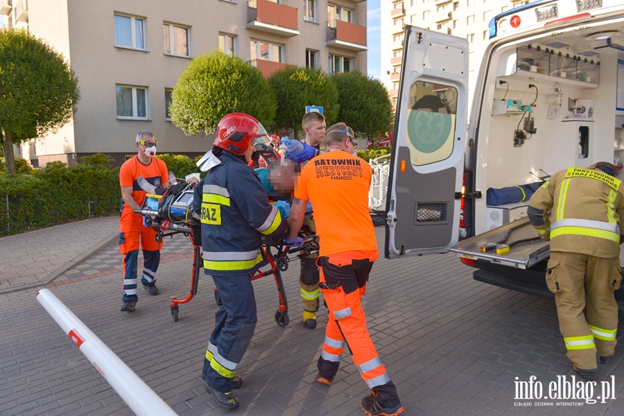 Robotnicza: poar mieszkania. "Mczynie przywrcono czynnoci yciowe, fot. 19