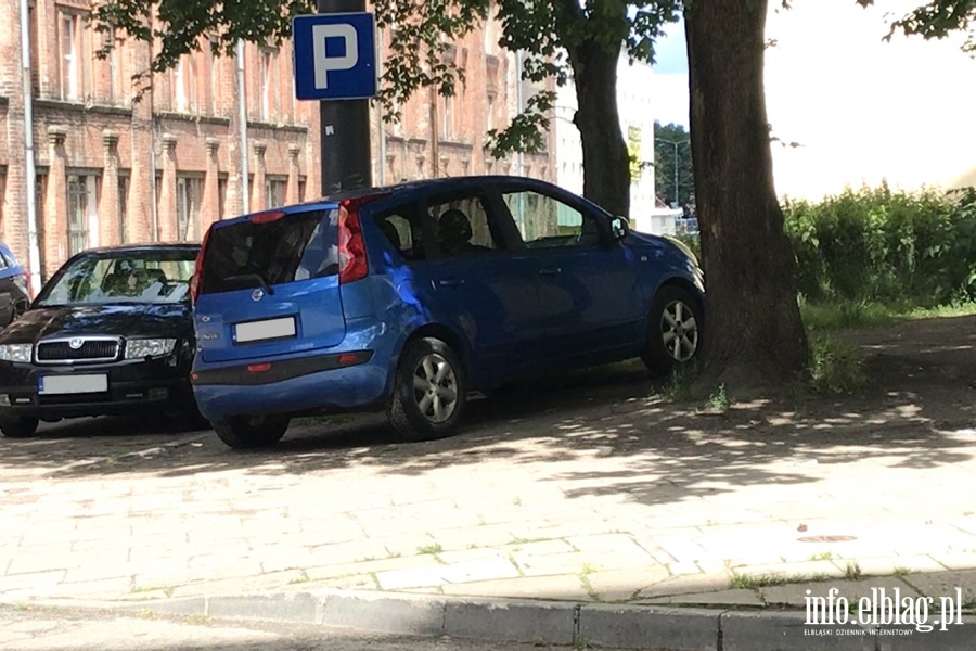  Mistrzowie parkowania w Elblągu (część 54), fot. 4