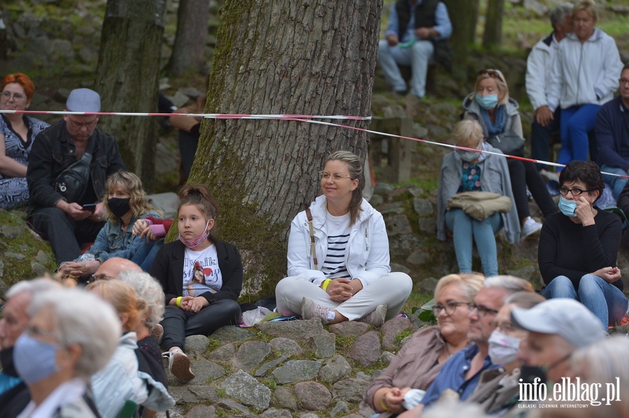 XXIII letni salon Muzyczny Baantarnia 2020, Scena przy stoliku ,,Poszkodowany Goldiner'', fot. 15