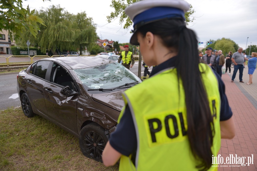 Grony wypadek na ul. Oglnej. Auto dachowao, fot. 28