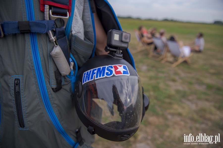 Airplane Wingsuit Formation nad elblskim lotniskiem, fot. 21