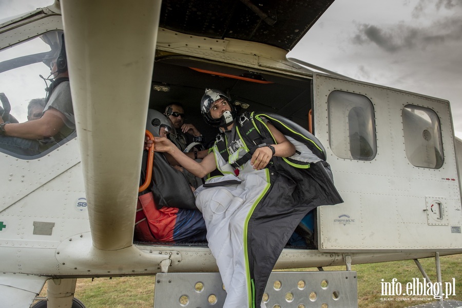 Airplane Wingsuit Formation nad elblskim lotniskiem, fot. 54